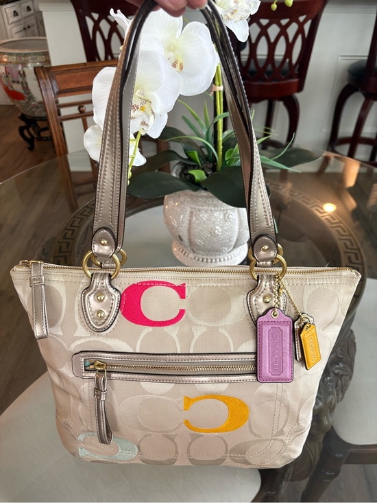 Coach Handbags - 💜💛🩷COACH POPPY SIGNATURE “C” KHAKI/JACQUARD & LEATHER TOTE BAG!💜💛🩷